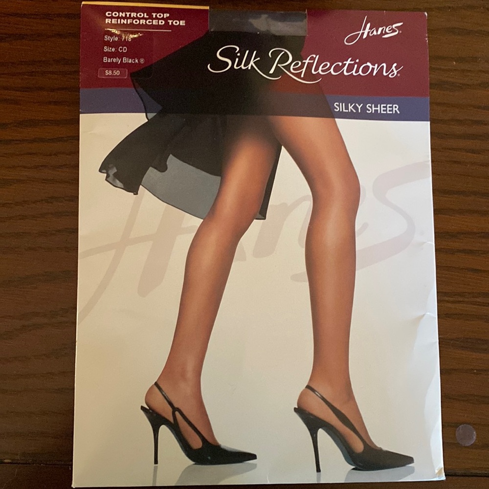 NWT Hanes Silk Reflections hose Barely Black size CD